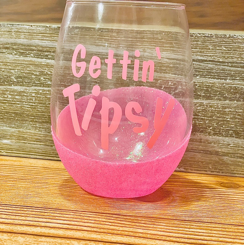 Pink Gettin Tipsy Glittered Wine Glass