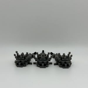 Minecraft-Inspired Silverfish | Articulated 3D Printed Pixel Monster | Gamer Desk Toy | Unique Collector&#39;s Item