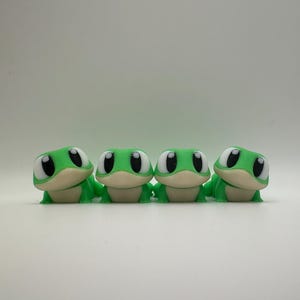 Frog Figurine – Cute 3D Printed Articulated Movable Frog, Adorable Home Decor & Gift for Kids and Collectors