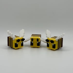 Minecraft-Inspired Articulated Bee – 3D Printed Figure with Moving Wings | Single Bee Display Model