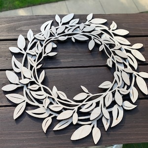 Frondosa corona multicapa SVG Archivo cortado por láser / Archivo Glowforge / Descarga digital
