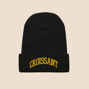 Bonnet croissant - Bonnet brodé pour les gastronomes, les amateurs de cuisine française et les fans de pâtisseries parisiennes.