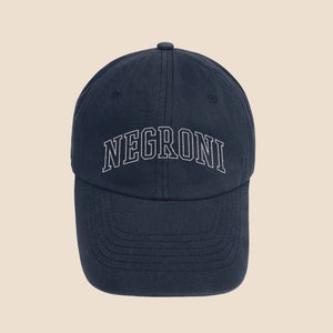 Personalisierte gestickte Dad-Hut - Passen Sie Ihren Look mit einer verstellbaren Baseballmütze, mit Ihrem eigenen Text oder Design an. Von Hand gestaltet