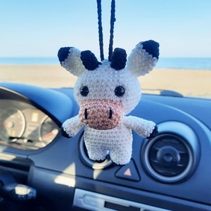 Crochet Cow Keychain or Car Mirror Charm – Handmade Cute Cow Gift – Bag, Rearview, or Zipper Accessory for Animal Lovers
