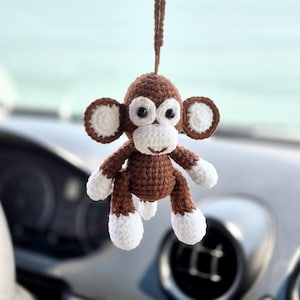 Handgemachter gehäkelter Affe Auto-Anhänger & Schlüsselanhänger – süßes Amigurumi Tier-Ornament – Rucksack, Kinderzimmer, Schreibtisch, Wand oder Autospiegel-Dekor.