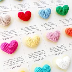 Cuore tascabile con abbraccio, regalo con abbraccio all'uncinetto, primo giorno di scuola, regalo per intervento chirurgico, regalo con abbraccio all'uncinetto, regalo di compleanno, regalo di San Valentino.