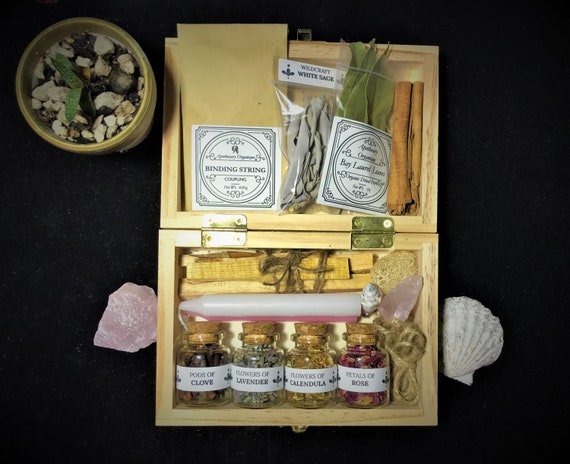  Herb Witchcraft Kit for Making Potions ~ Wiccan herb Starter  kit with Wooden Box ~ Witch Apothecary Herbs ~ Magick Ritual Herbs in Bulk  (Extra Large) : Home & Kitchen