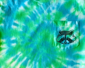 Raccoon Face Block Printed T-Shirt Tie Dye Blue + Green // Men's Small // 100% Cotton