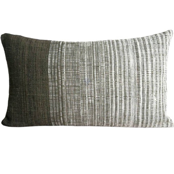 Housse de coussin tissée à la main neutre et marron foncé ESAN : Teinture naturelle en tissu ISAN, oreiller tissé à la main, oreiller lombaire, oreiller marron,