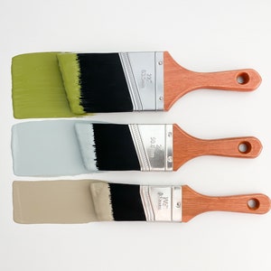 Short Handle Paint Brush - Chalk Style Synthetic Bristle Brush for Smooth Application with Water-Based Paint