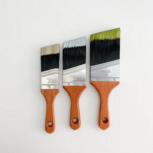 Short Handle Synthetic Paint Brush – Angled Edge, Water-Based Paint image 5