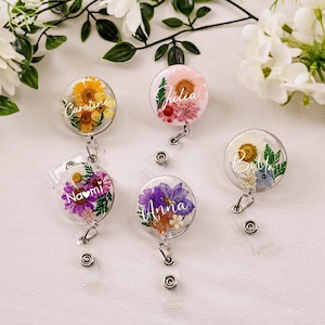 Personalized Pressed Flower Badge Reels, Custom Real Floral Badge with Name, Birthday Gift, Mothers Day Gift, Nurse/Doctor/Teacher/Therapist