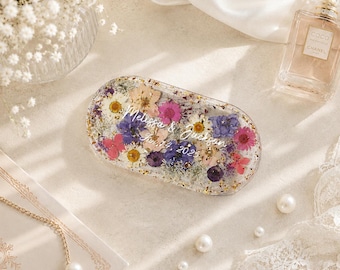 Wild Flower Resin Jewelry Tray, Pressed Flowers Art, Wedding Gift for Couple, Ring Holder, Trinket Dish, Jewelry Dish, Bridal Shower Favor