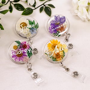Real Flower Badge Reel with Name, Custom Badge Reel, Birthday Gift, Resin Flower Badge Reel Gift for Doctor/Nurse/Dentist/Therapist/Teacher