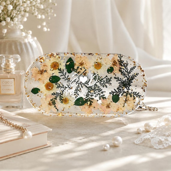 flower resin jewellery holder