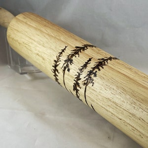 Mattarello in legno bruciato Simple Trees Forest, arte della pirografia su legno, regalo unico per la cucina, conifere, pini, alberi sempreverdi, natura, all'aperto