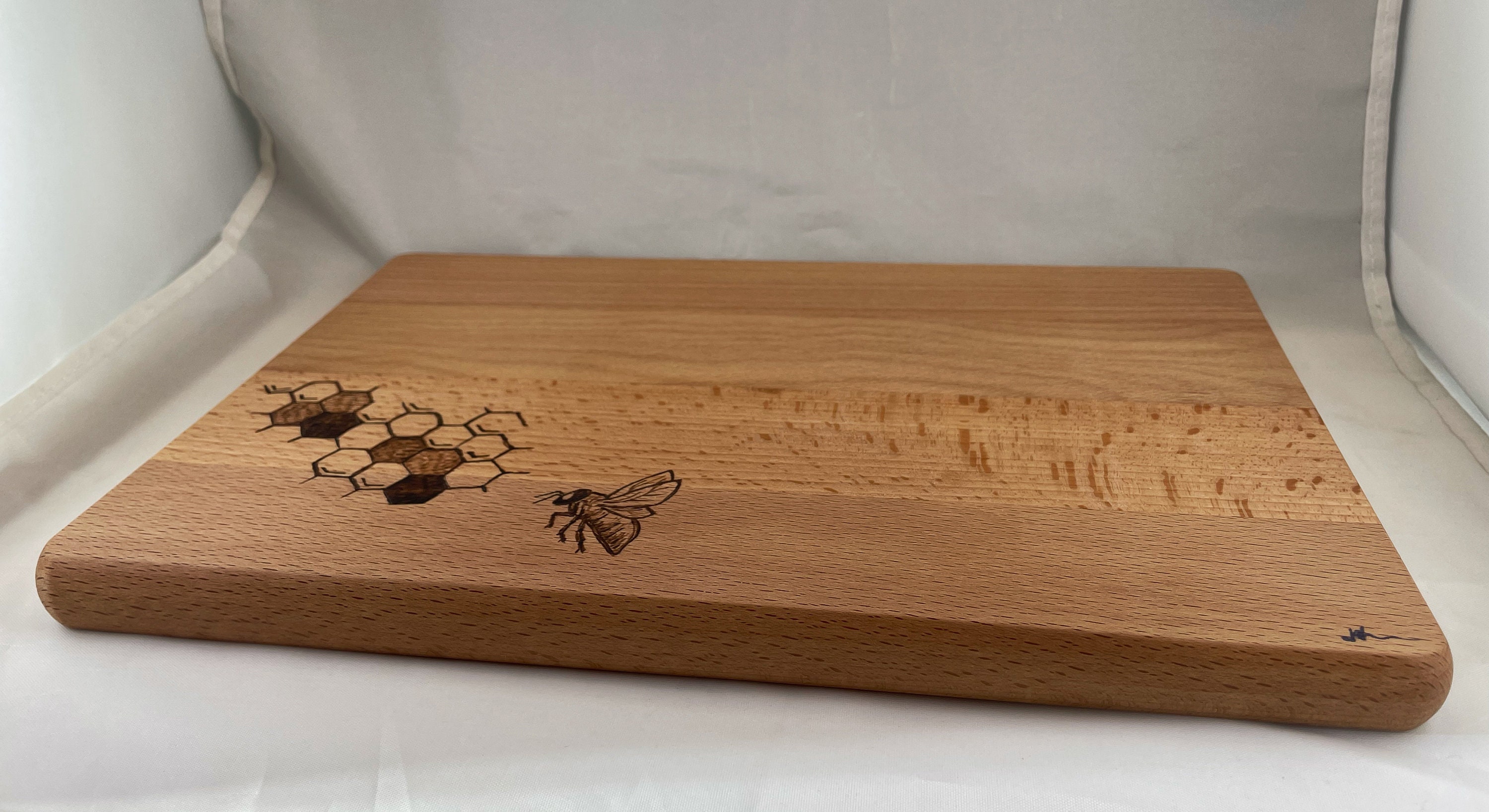 Honeybee Honeycomb Wood Burned Cutting Board – Shop Iowa