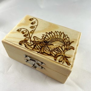 Honeybee and Flowers Wood Burned Small Trinket Box, Pyrography Art, Home Decor Storage Chest