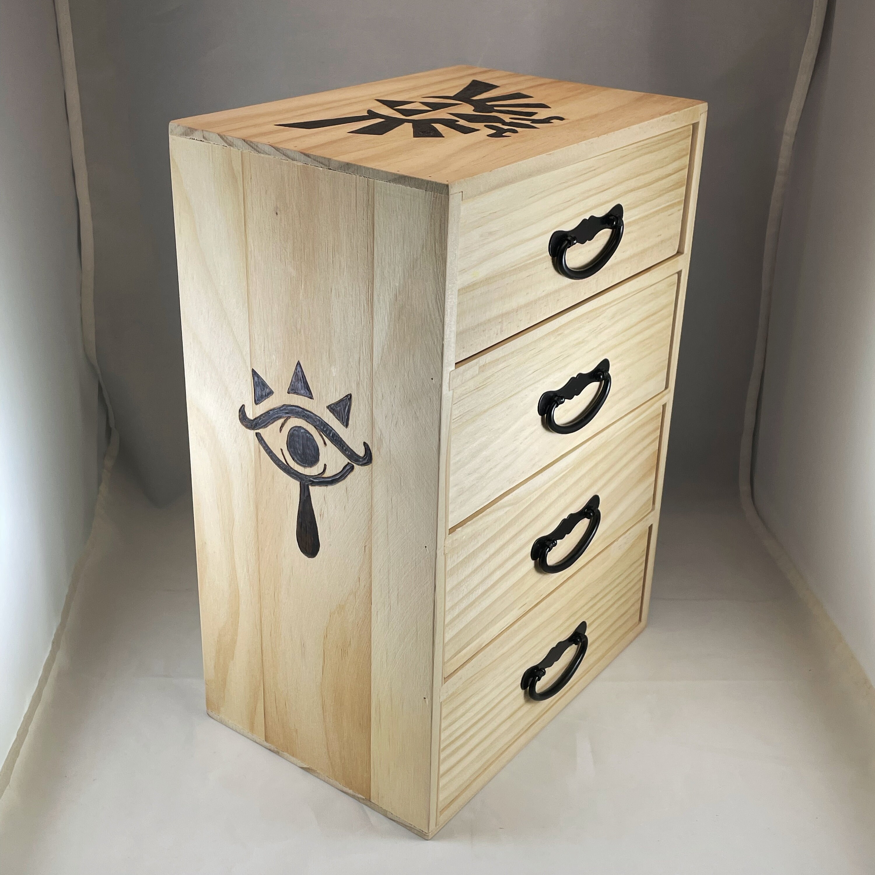 Leyenda de Zelda 4 Cajón Cofre / Wood Burn Art/Pyrography / Trinket Box / Jewelry Keepsake Storage / Retro Gamer Gaming Video Nintendo