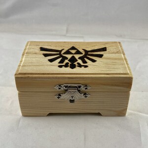 Legend of Zelda Triforce Small Trinket Box, Wood Burning Art Pyrography, Jewelry Keepsake Storage, Retro Gamer Gaming Link