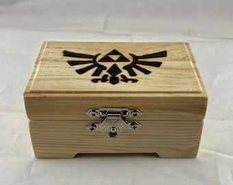 Caja pequeña de la Trifuerza de Legend of Zelda, pirograbado artístico, almacenamiento de joyas, enlace de juegos retro