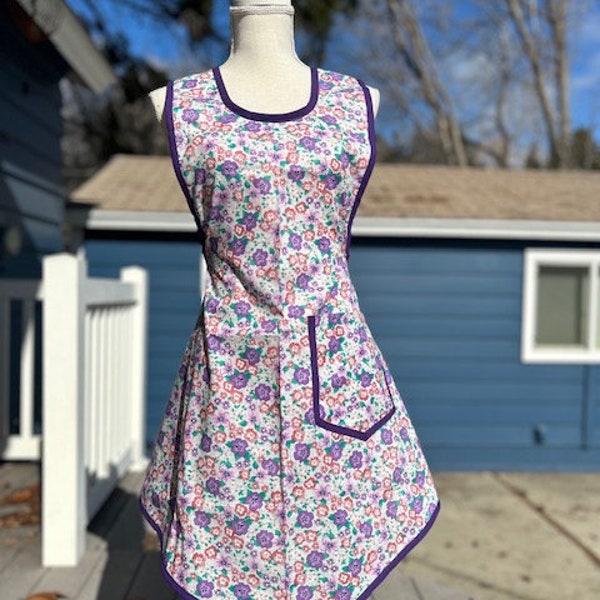 Vintage style apron, flower apron, full coverage apron, pansy apron