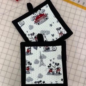 Pot Holder Set of 2 mickey and minnie