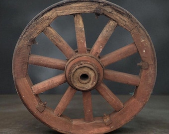 アンティークの荷馬車の車輪、素朴な荷馬車の車輪、古い荷馬車の車輪