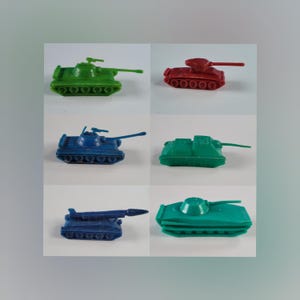 Set van 6 tankfiguren, plastic figuur, USSR, speelgoed, vliegtuig, tank, auto, militaria, militair voertuig minivoertuig, raket, antiek