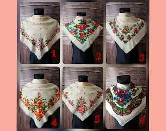 Russian shawl Ukrainian Khustka. Shawl Grandmother. Light lime green Folk scarf. Ethnic grandmother. Flowers fringed Manton フ russe ワ シ ョ