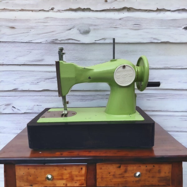 Vintage Kid's Sewing Machine, Retro Children's Sewing Machine, Old Soviet Toy Sewing Mashine, Sewing Room Decor, Collectible Item, Gift Idea