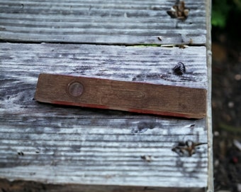 Livello vintage, strumento, livello di legno, arredamento della fattoria