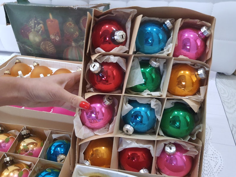 Ensemble arbre de Noël, jouet du Nouvel An soviétique, boule vintage peinte à la main des ornements darbres de Noël. Décorations en verre, rétro. image 9