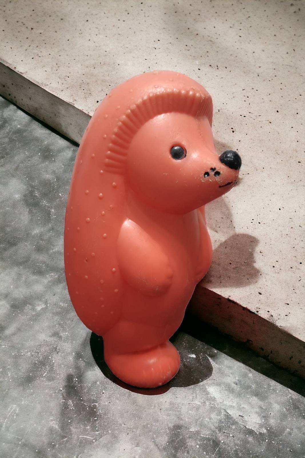 プラスチックおもちゃのハリネズミヴィンテージソビエトフィギュア子供