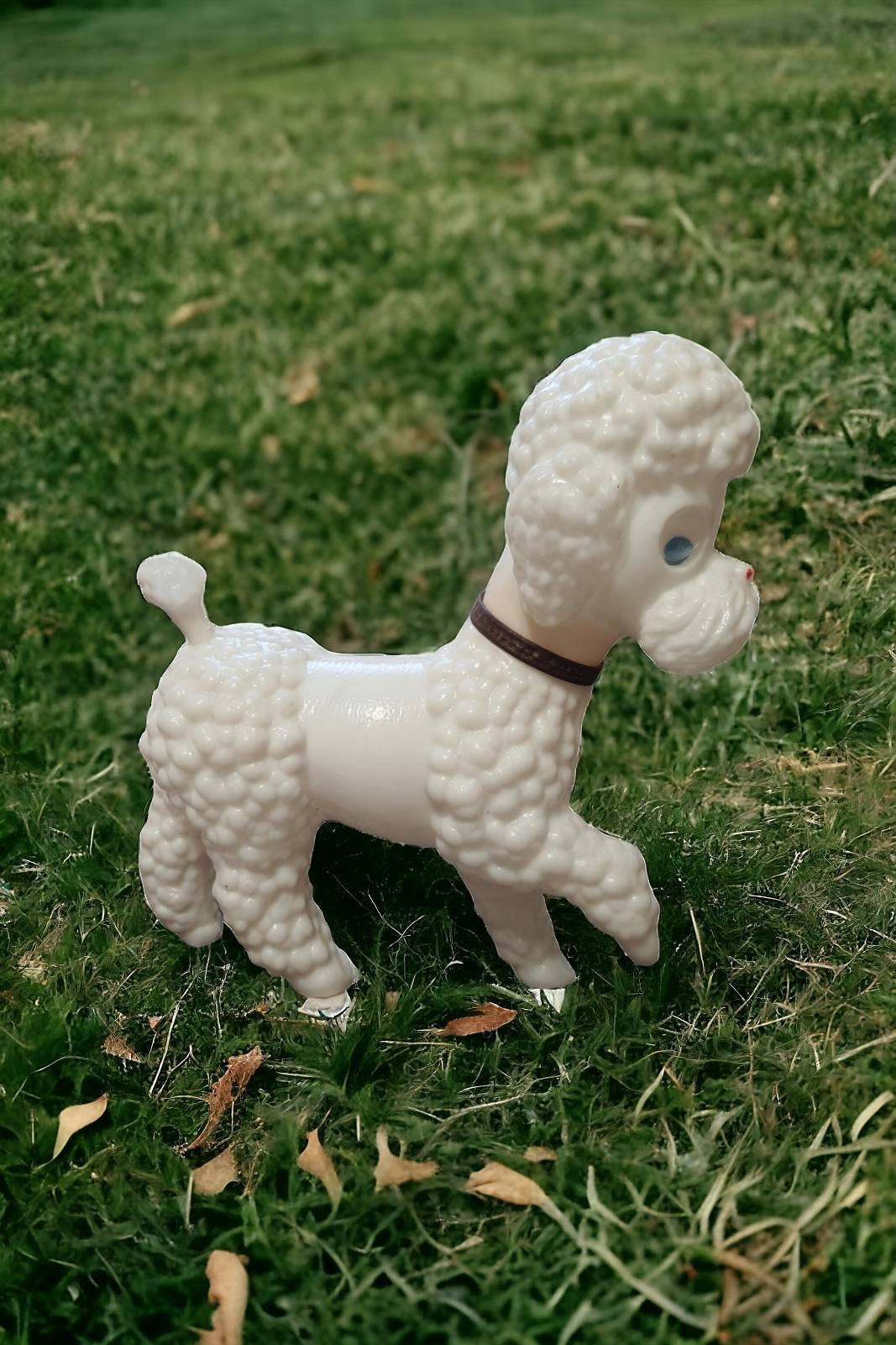 Jouet de bazar années 60 CHIEN EN PLASTIQUE CANICHE
