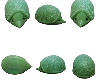 プラスチックおもちゃのハリネズミヴィンテージソビエトフィギュア子供