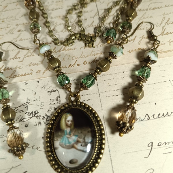 Alice oval cabochon jewelry set, strange dreams