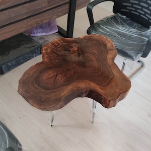 Live Edge Walnut Tree Wood Amazing Naturally Form Wood Slice, Big Coffee Table 76 X 61 cm  11.5 kg