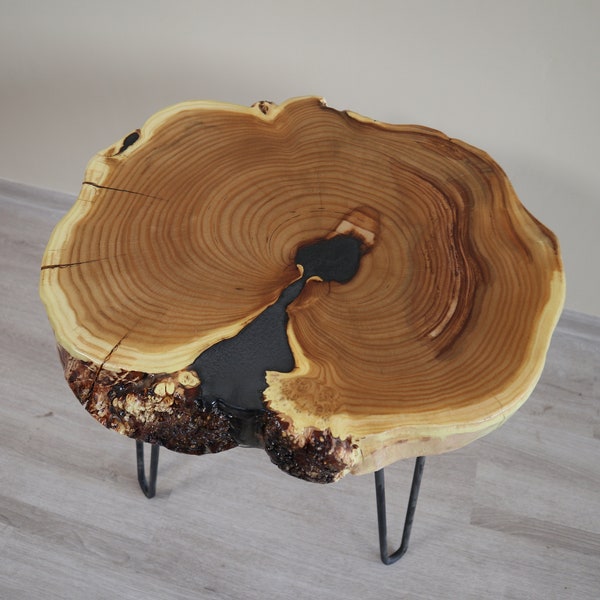 Live Edge Russisches Olivenholz / Silberbeerholz Erstaunliche Natürliche Form Holzscheibe, Großer Couchtisch 62 X 57 cm 6,4 kg