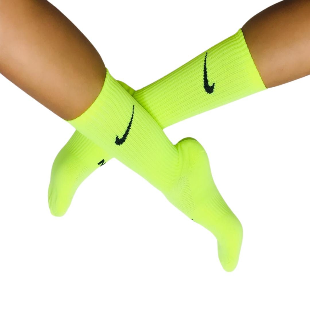 Neon green hotsell nike elite socks