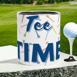 Taza Tee Time, Taza de golf, Regalo de golfista, Regalo para él, Regalo para ella, Regalo secreto de Santa, Regalo de Navidad - Taza de cerámica blanca de 11 oz con color