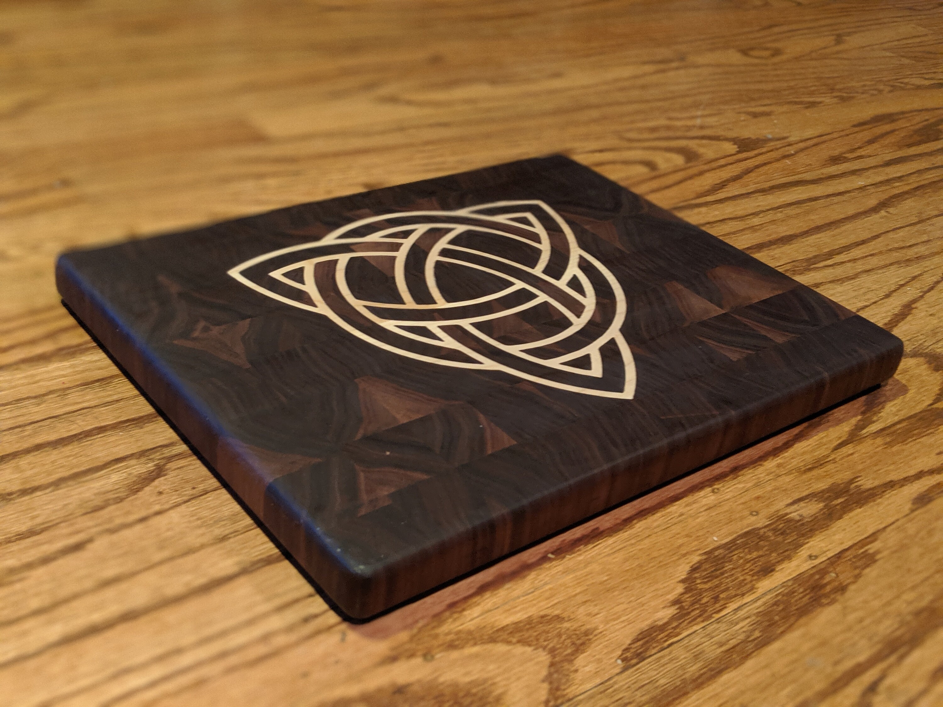 Walnut Cutting Board With Maple Inlay End Grain Butchers Etsy