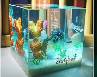 Turtle Resin Diorama, Handmade Ocean Scene, Ocean Resin Diorama, Unique Gift, Glowing Underwater Art, Jellyfish resin art