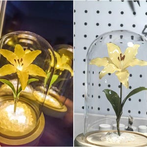 Lampada a forma di fiore in resina, lampada magica a forma di fiore dorato fatta a mano, fiore di Sundelions, lampada floreale in resina, regalo di compleanno, regalo per gli amanti delle fiabe yellow lily lamp