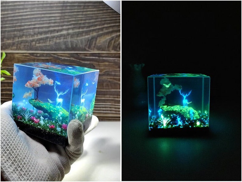 Diorama de resina de Patronus / Arte en miniatura / Brillo fantasmal de los ciervos del bosque / Patornus en el Bosque Encantado / Regalos de Patornus / Regalo de bruja deer+butterfly