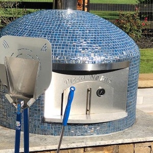 Forno Nardona Napoli pizza oven for residential use.