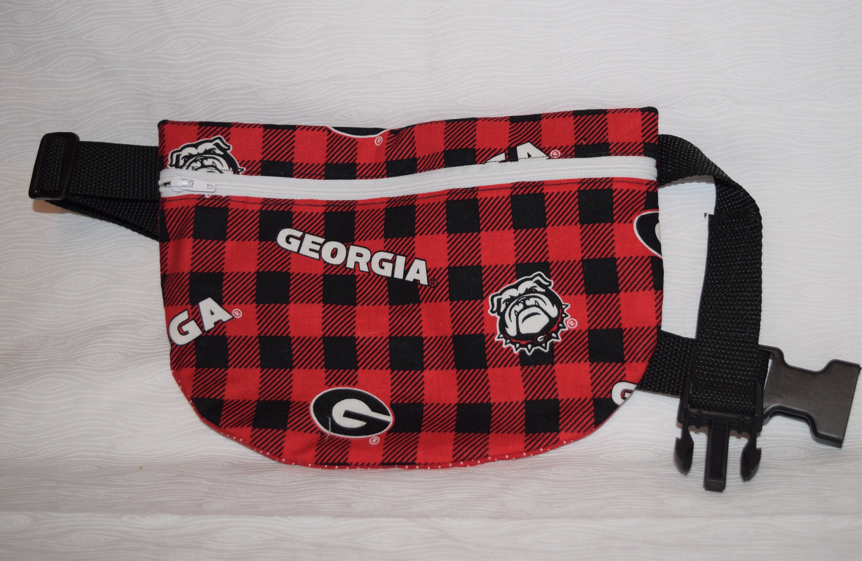 NCAA Fanny Pack Georgia Bulldogs in Red | Large
