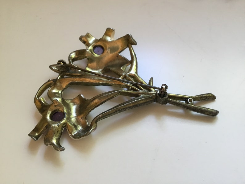 Vintage women\u2019s pins
