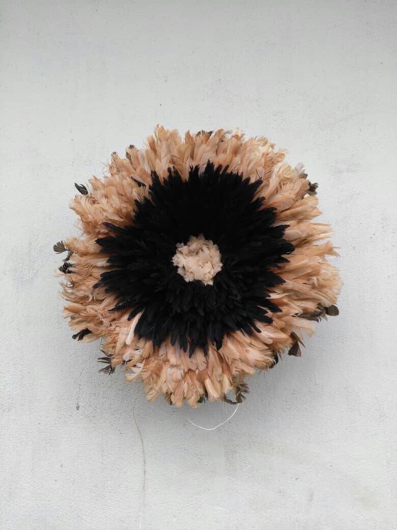 Juju Hat Intérieur Blanc Contour Noir Puis Beige de 60 cm | 23,170.00 EUR