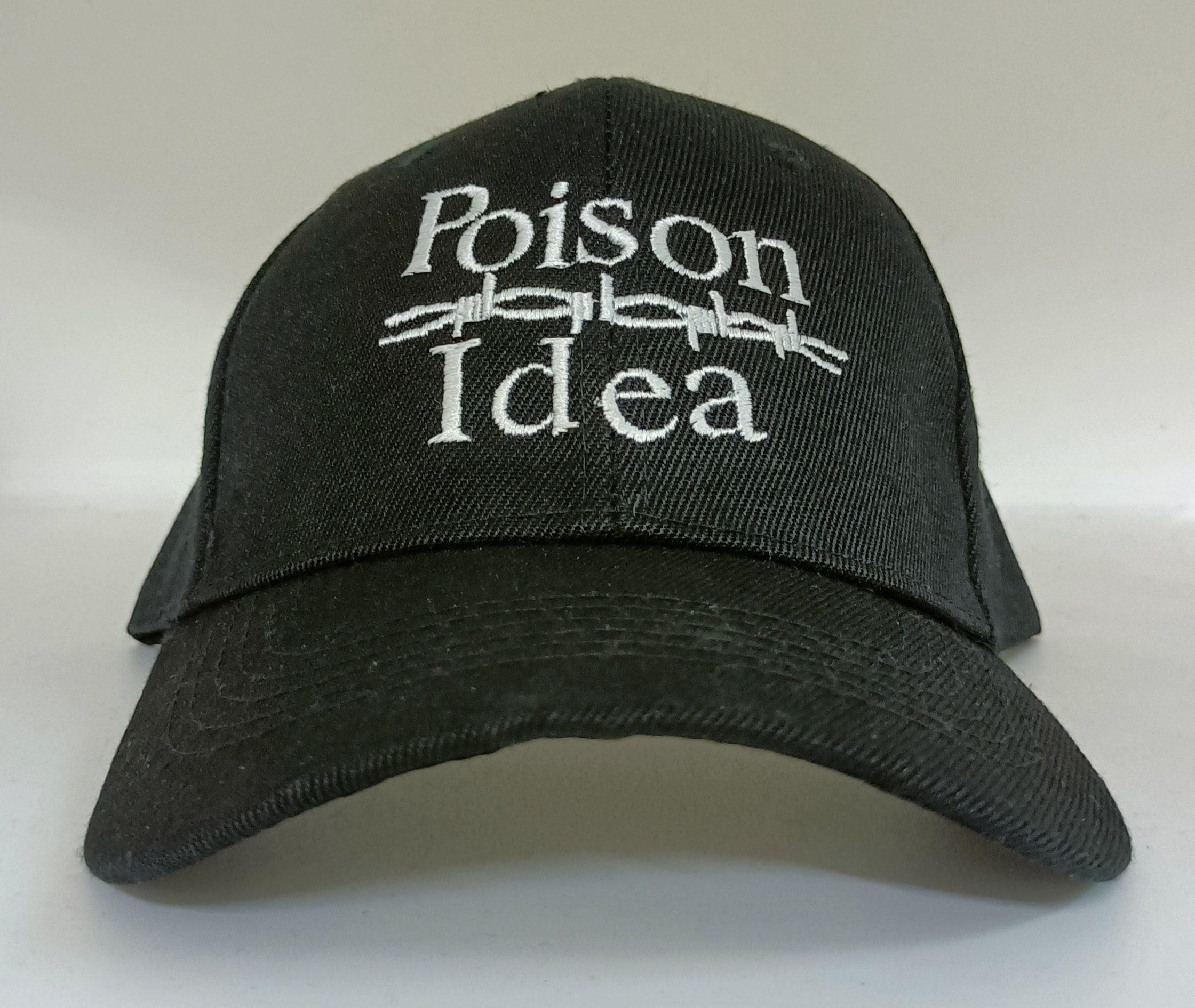 POISON IDEA 刺繍入りベースボールキャップ / ベルクロ ギャング